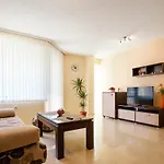 Aparthotel Bright House