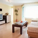 Bright House Aparthotel 3*