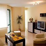 Aparthotel Bright House 3*