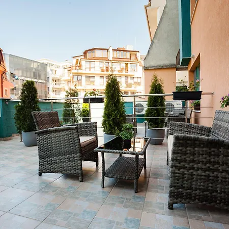 Bright House Апарт-готель 3*