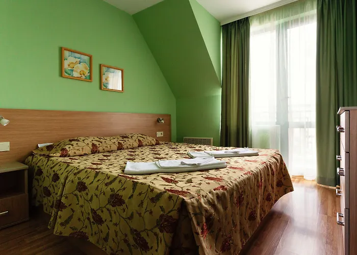 Bright House Апарт-готель 3*