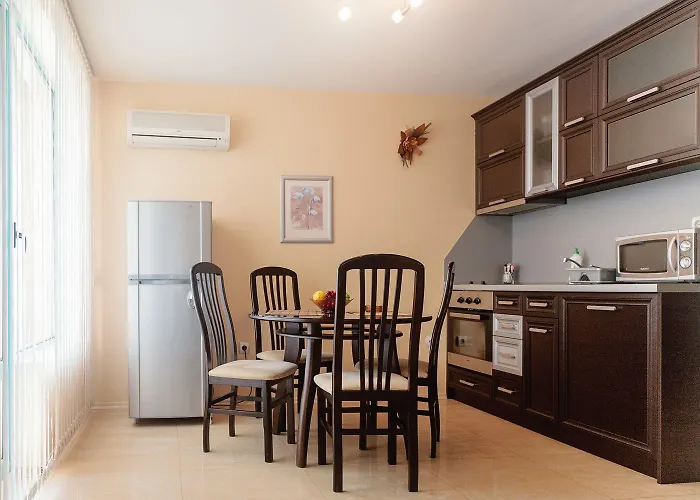 Bright House Апарт-готель 3*