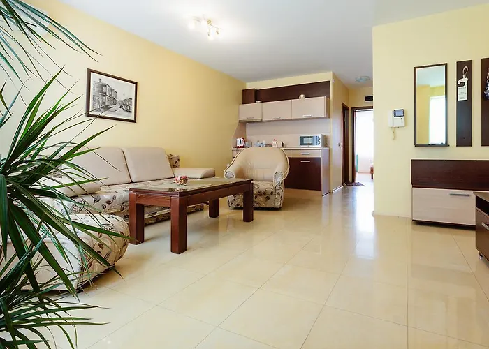 Bright House Апарт-готель 3*