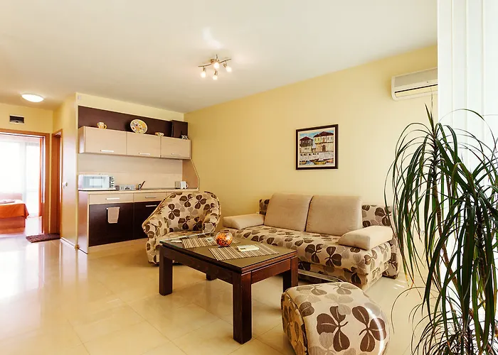 Апарт-готель Bright House 3*