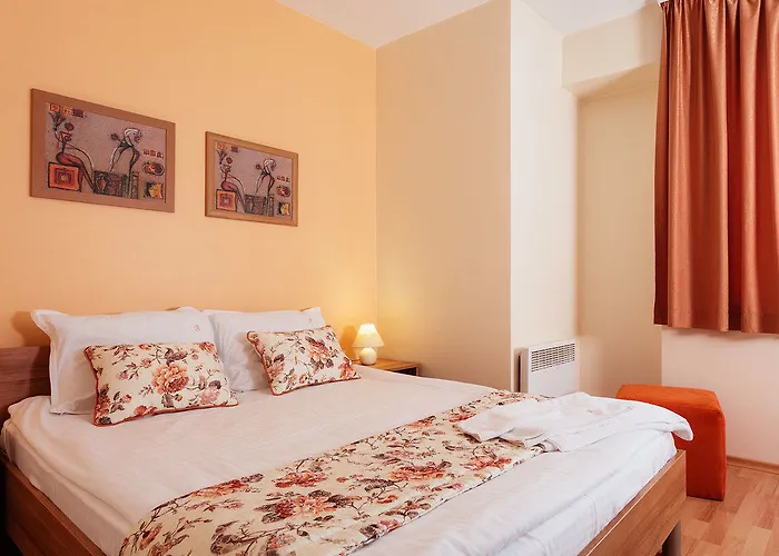 Bright House Апарт-готель 3*