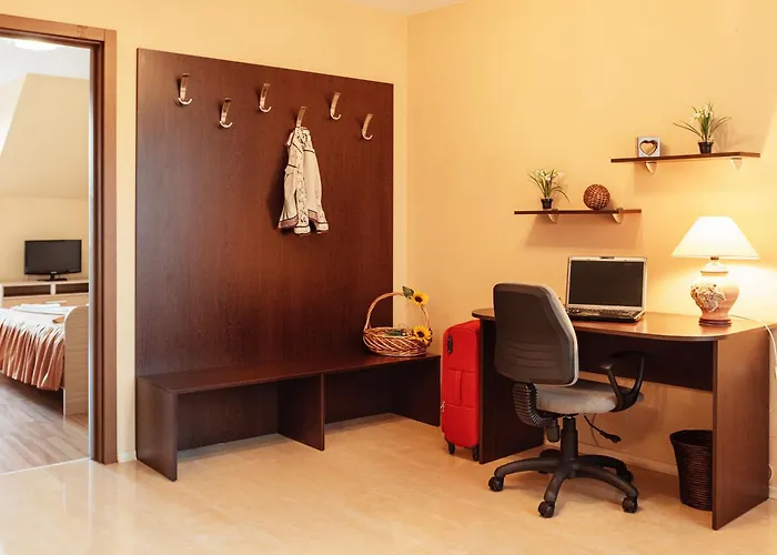 Bright House Апарт-готель