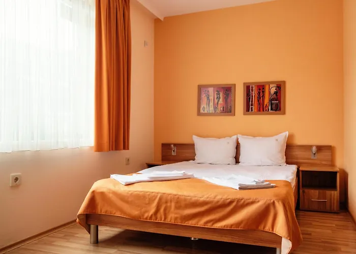 Bright House Апарт-готель Пловдив