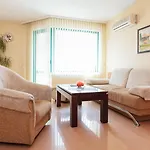 מלון דירות Bright House 3*