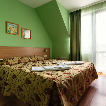 Bright House Aparthotel 3*