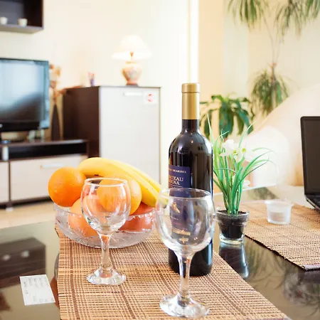 Bright House Aparthotel 3*