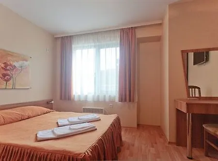 Aparthotel Bright House 3*