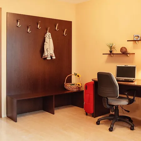 Bright House Aparthotel